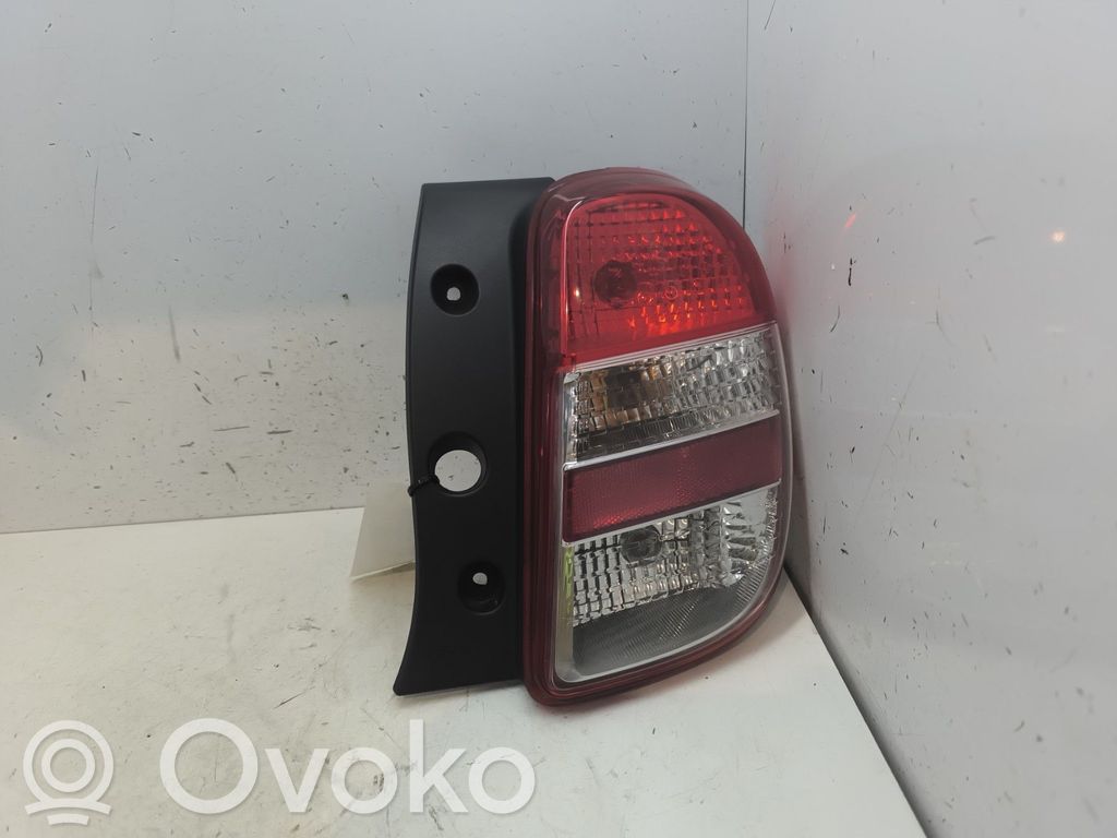 Nissan Micra Lampă spate în caroserie
