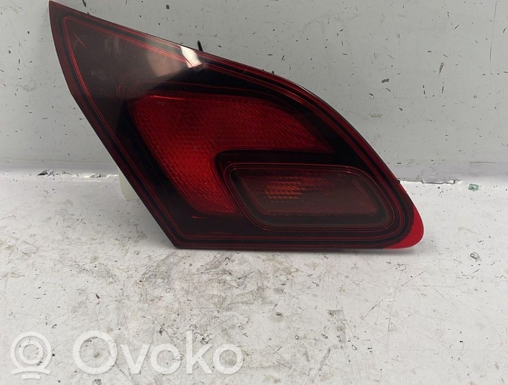 Opel Astra J Luci posteriori del portellone del bagagliaio 