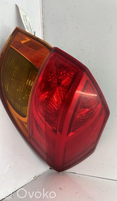 Subaru Legacy Luci posteriori
