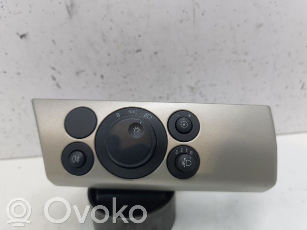 Opel Astra H Light switch 