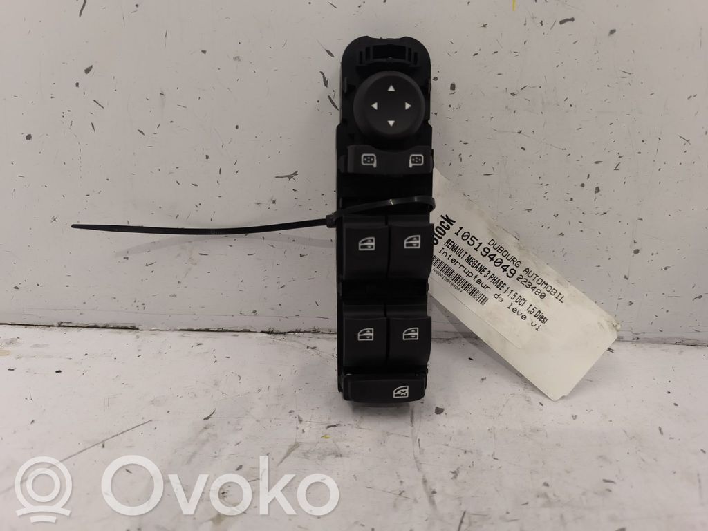 Electric window control switch   E30169