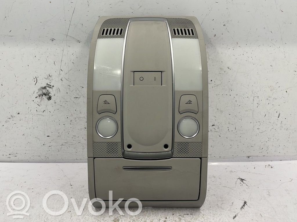 Audi A6 S6 C6 4F Światło fotela przedniego 