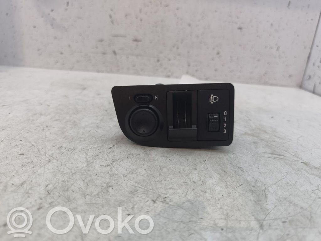Chevrolet Spark Wing mirror switch 