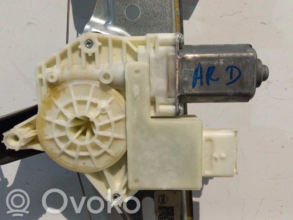 Nissan Qashqai Macara geam ușă spate cu motor