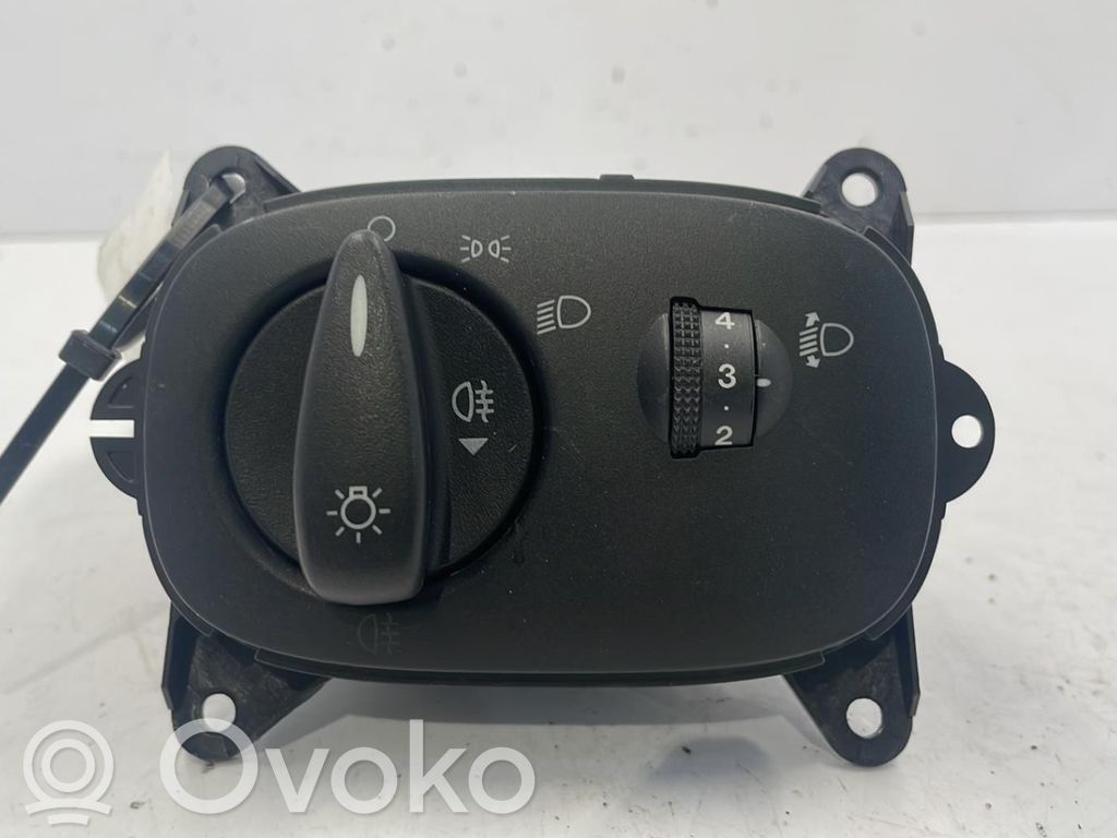 Light switch   1336842