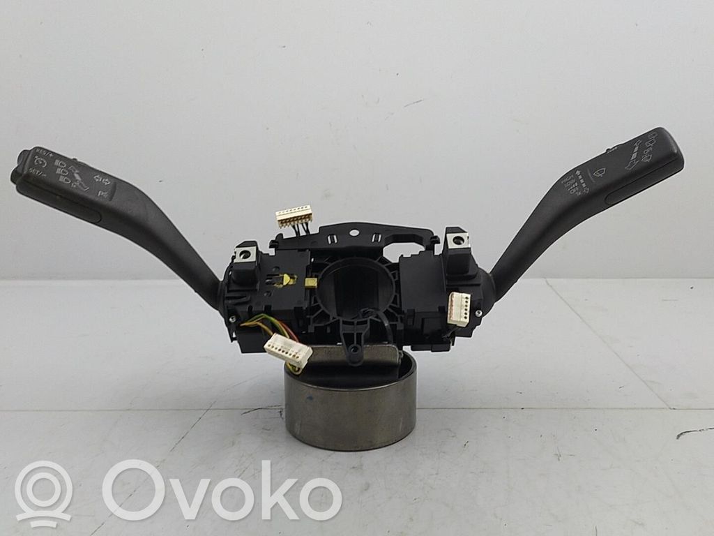 Volkswagen Golf VI Leva/interruttore dell’indicatore di direzione e tergicristallo