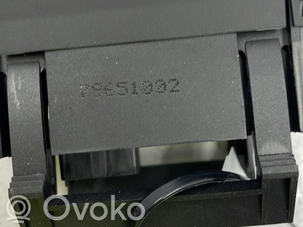 Interrupteur d’éclairage   8A6T13A024AB