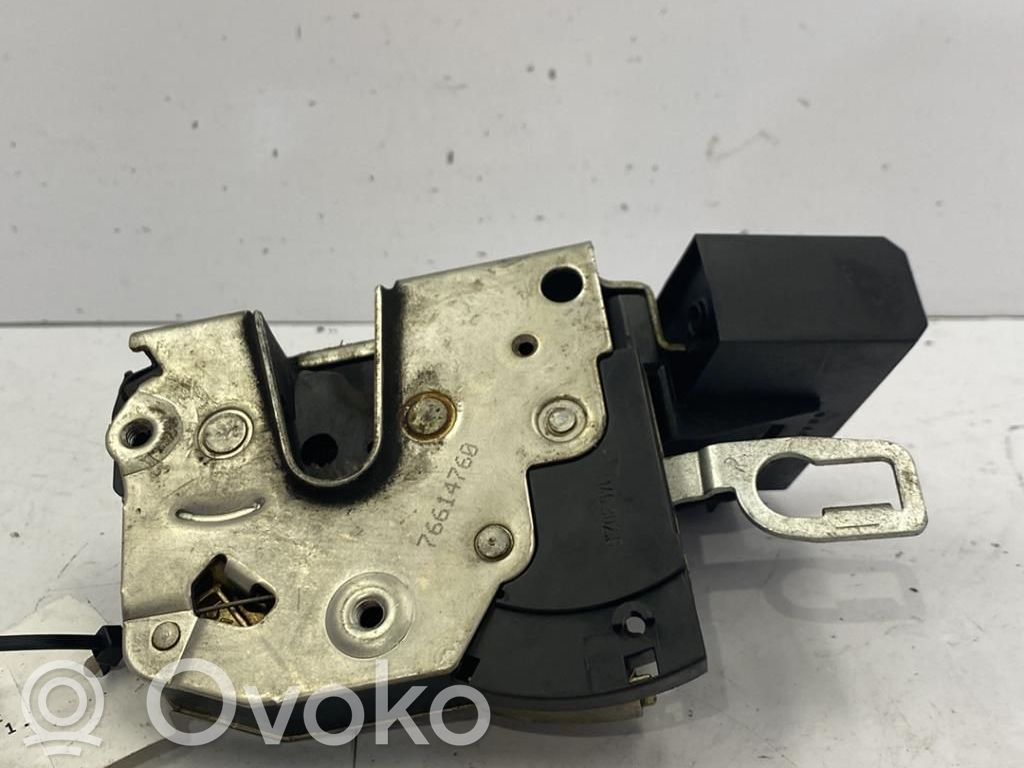 Front door lock   51218198036