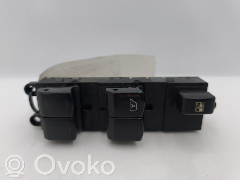 Electric window control switch   25401BH12C