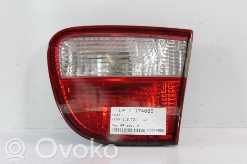 Seat Leon (1M) Lampy tylnej klapy bagażnika 