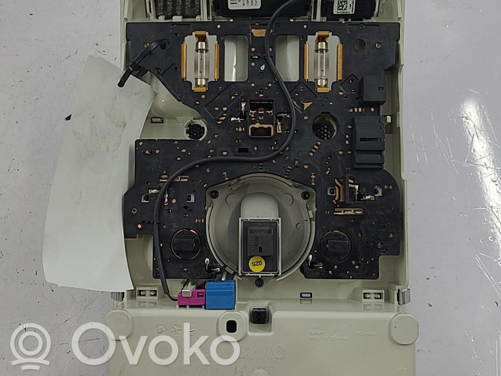 Audi A5 8T 8F Światło fotela przedniego 