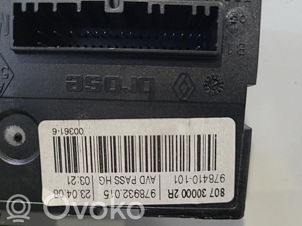 Renault Laguna III Elektryczny podnośnik szyby drzwi przednich 