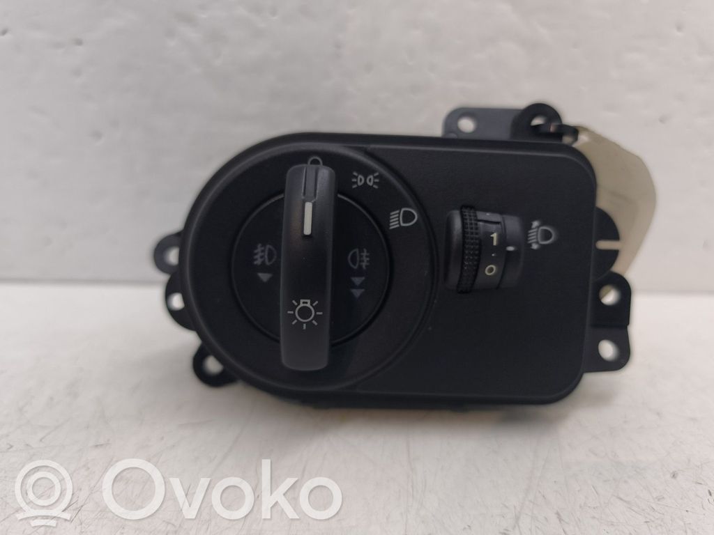 Ford Fiesta Interruptor de luz 