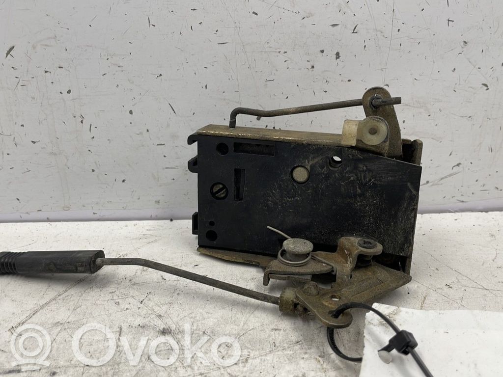 Peugeot 309 Front door lock 