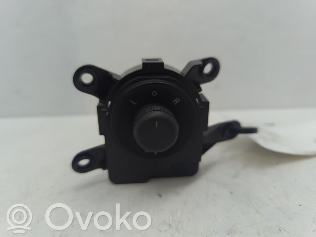 Chevrolet Orlando Wing mirror switch 