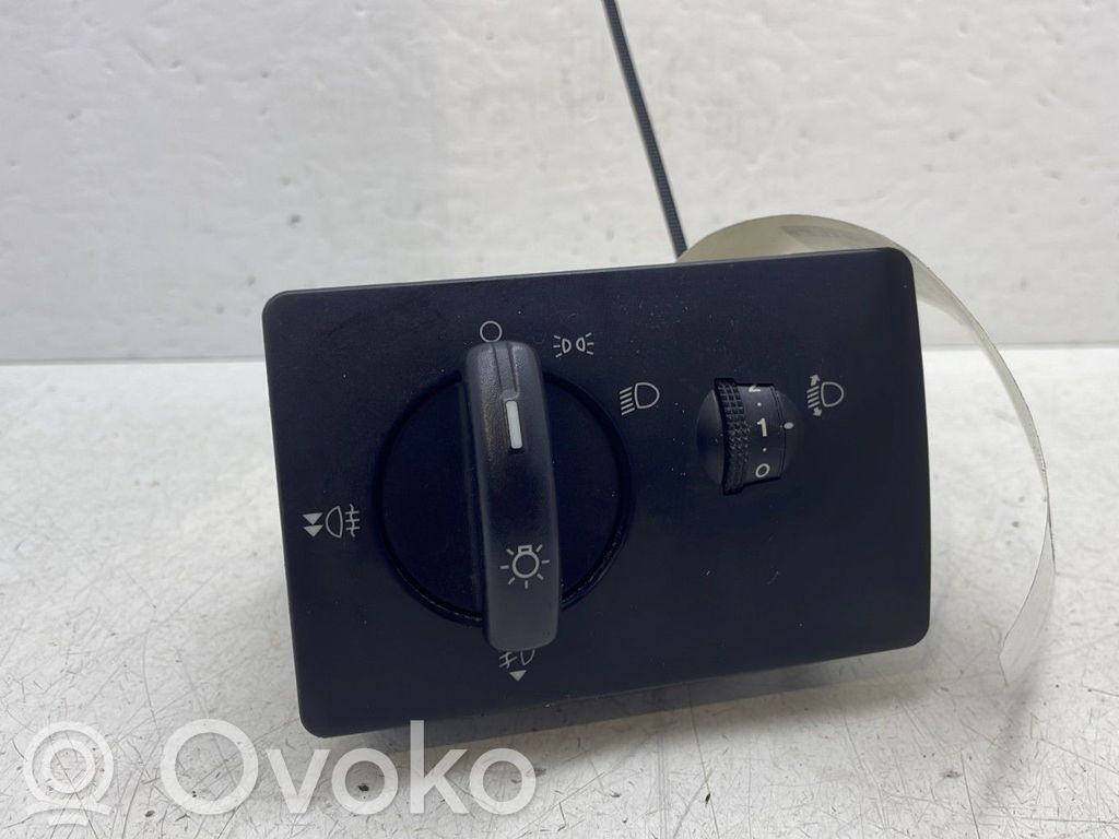 Light switch   1379849