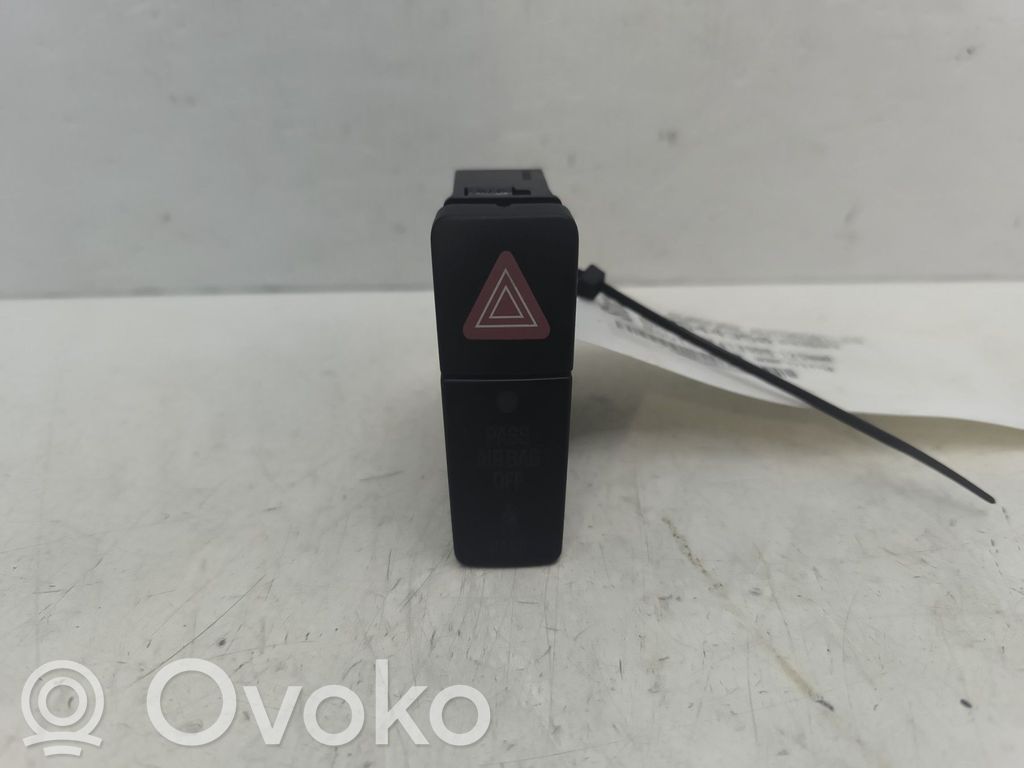 Suzuki SX4 Przycisk świateł awaryjnych 