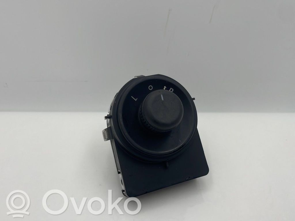 Chevrolet Trax Wing mirror switch 