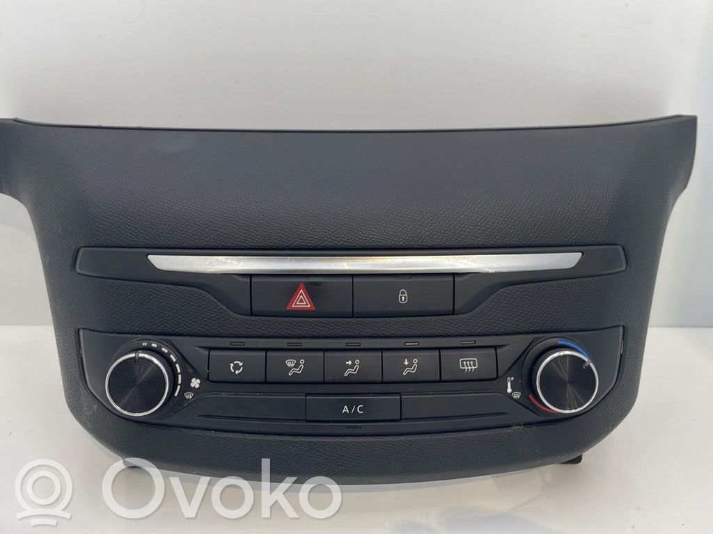 Peugeot 308 Climate control unit 