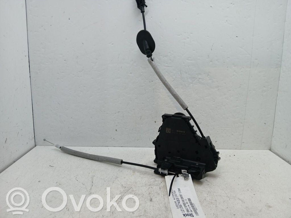 Priekšpusē slēdzene   805022699R