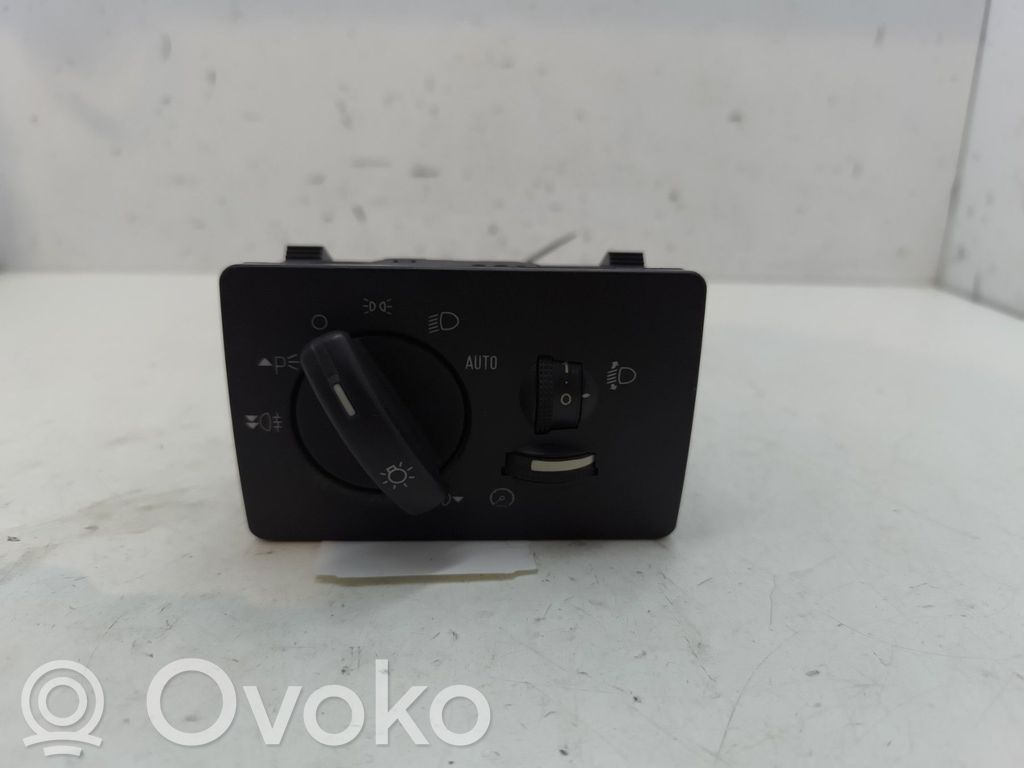 Ford C-MAX I Light switch 