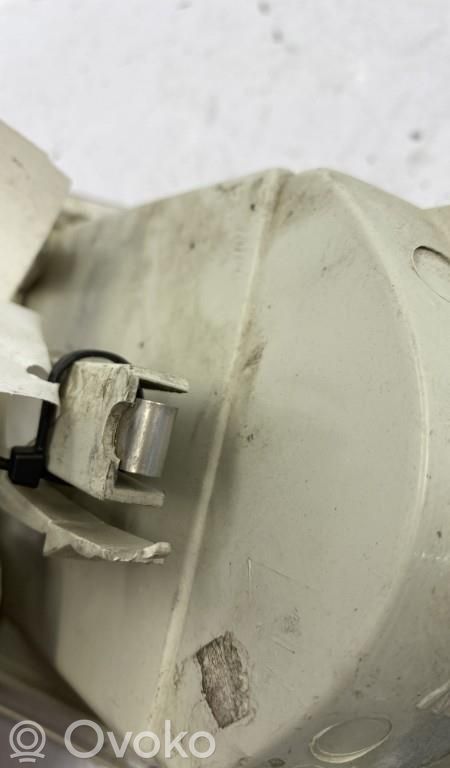 Front fender indicator light