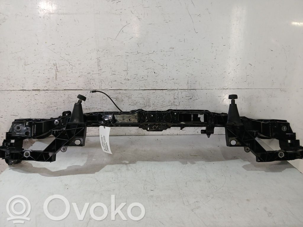Ford Kuga II Radiatoru paneļa augšējā daļa (televizors) 