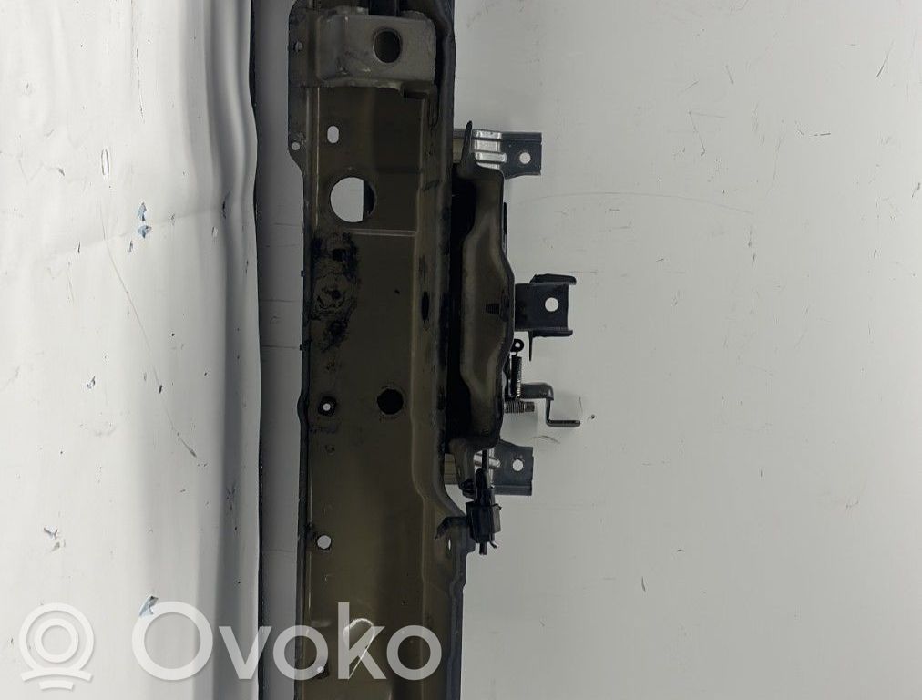 Nissan Note (E11) Staffa del pannello di supporto del radiatore parte superiore 