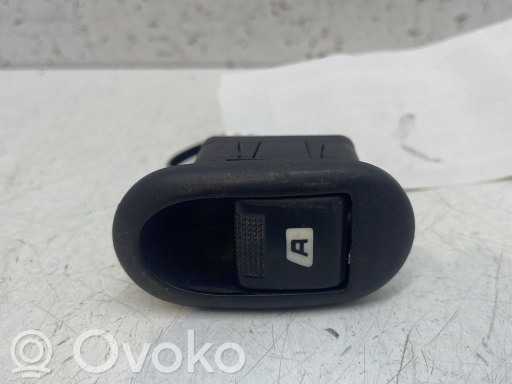 Electric window control switch   00006554L7