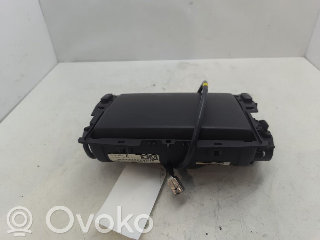 Peugeot 308 Screen/display/small screen 
