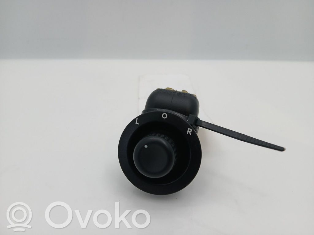 Chrysler 300 - 300C Wing mirror switch 