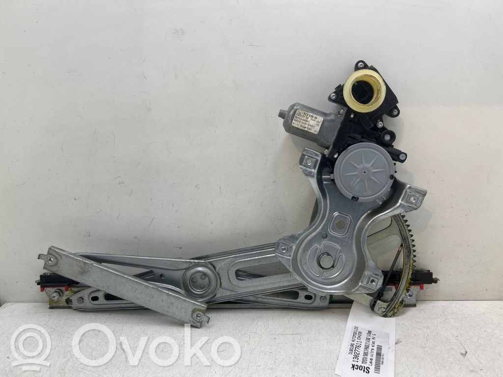 Toyota Yaris Macara ușă față cu motor 