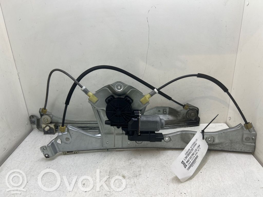 Renault Clio III Macara ușă față cu motor