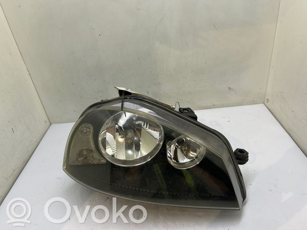 Seat Arosa Phare frontale