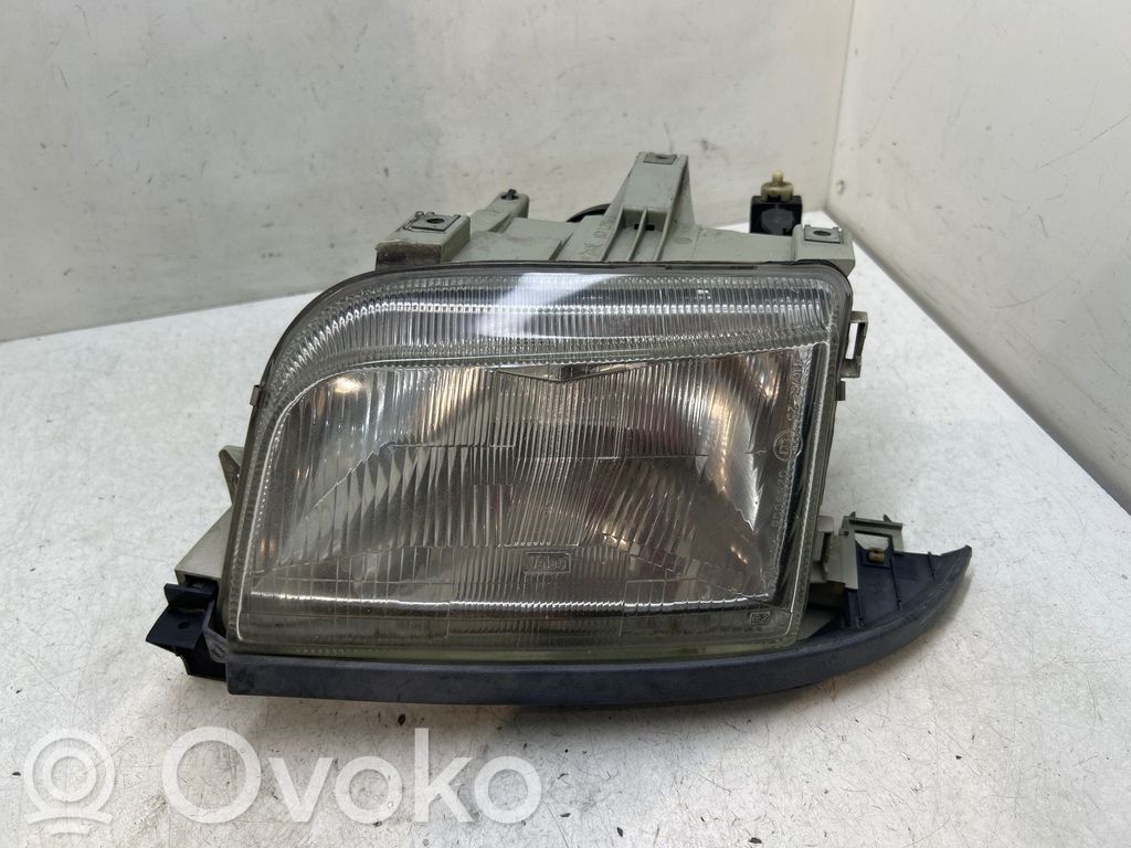 Renault Clio I Phare frontale 