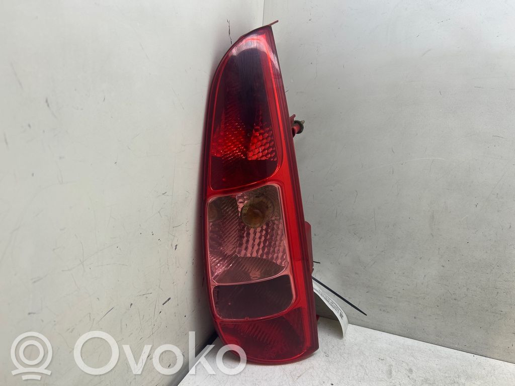 Peugeot 807 Luz trasera/de freno 