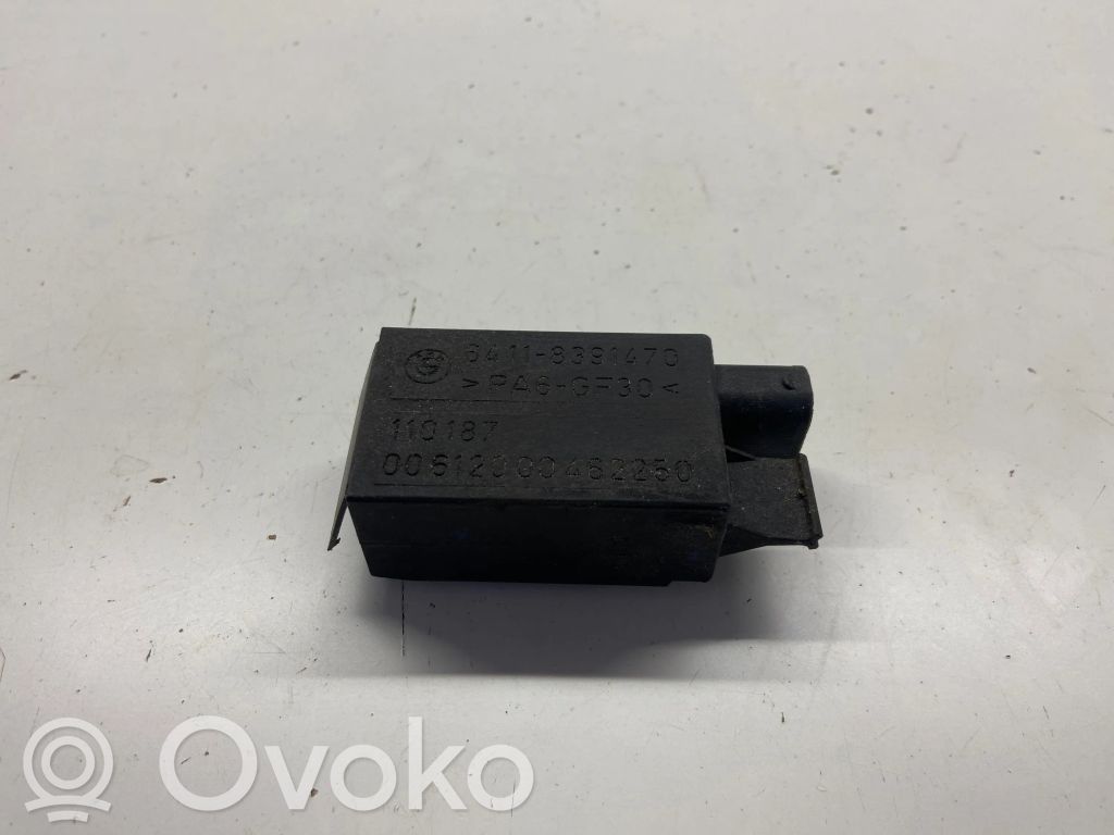 BMW 5 E39 Coolant fan relay 