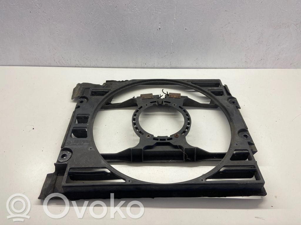 BMW 5 E39 Elektrisks radiatoru ventilators 