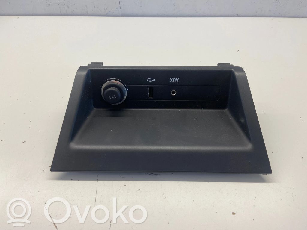 Skoda Fabia Mk3 (NJ) Enchufe conector USB 