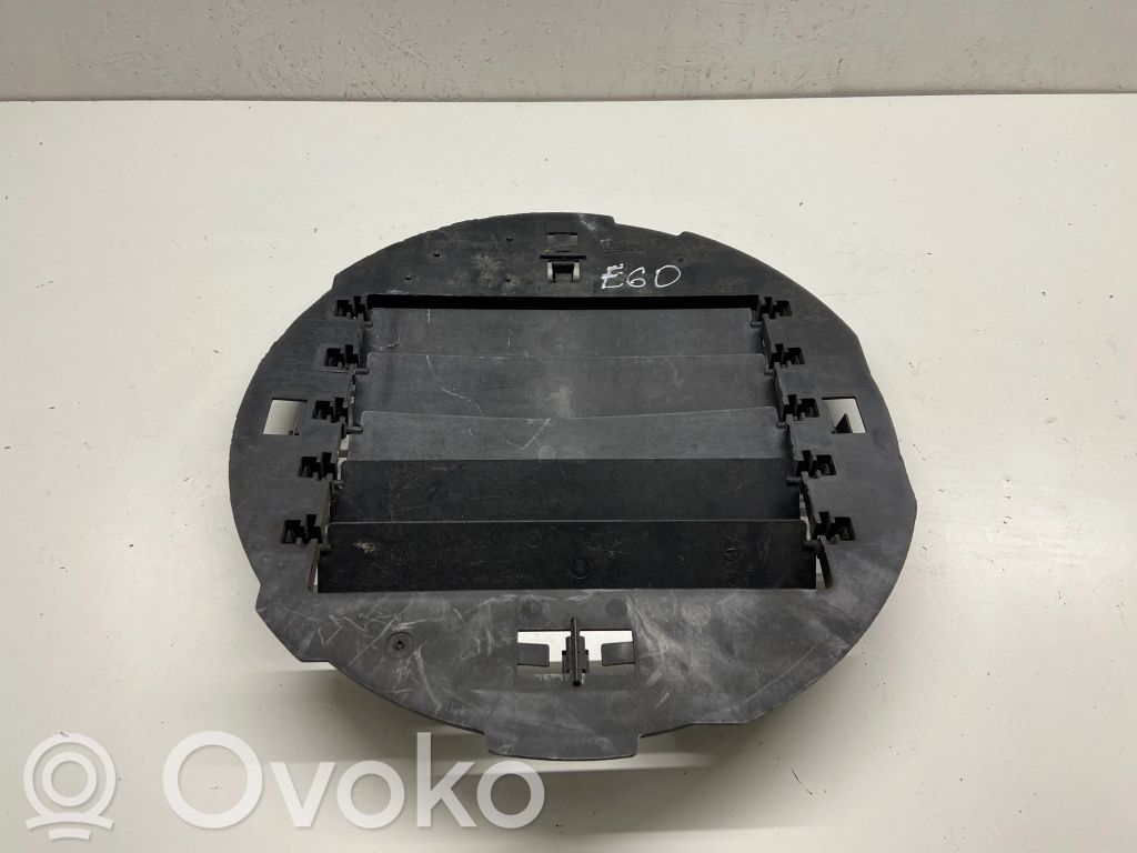 Audi Q5 SQ5 8R Radiatoriaus oro nukreipėjas (-ai) 