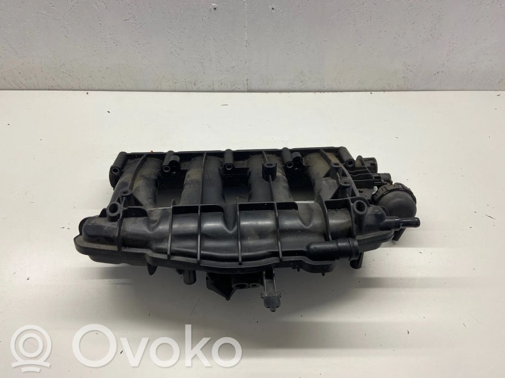 Volkswagen Tiguan Intake manifold 