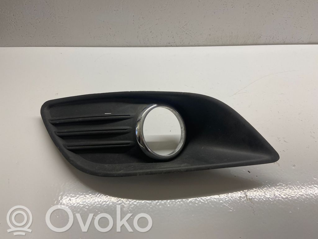 Ford Focus Front fog light trim/grill 