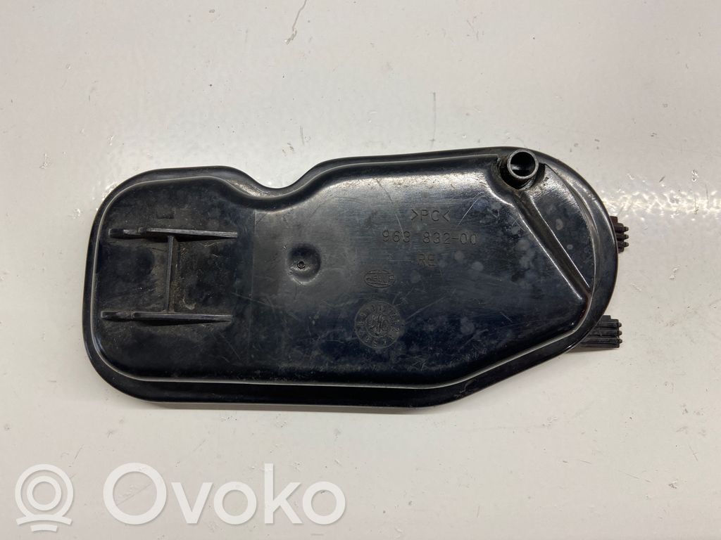 Volkswagen Polo III 6N 6N2 6NF Cache-poussière de phare avant 