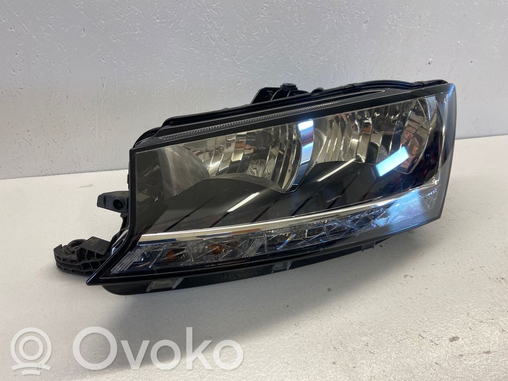 Skoda Fabia Mk3 (NJ) Lampa przednia 