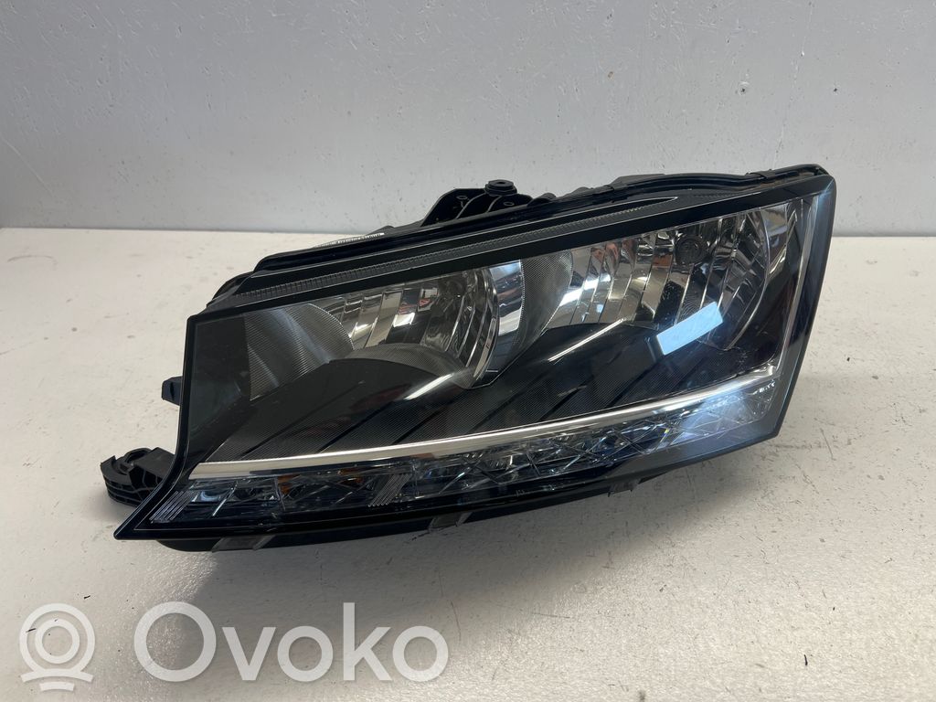 Skoda Fabia Mk3 (NJ) Lampa przednia 