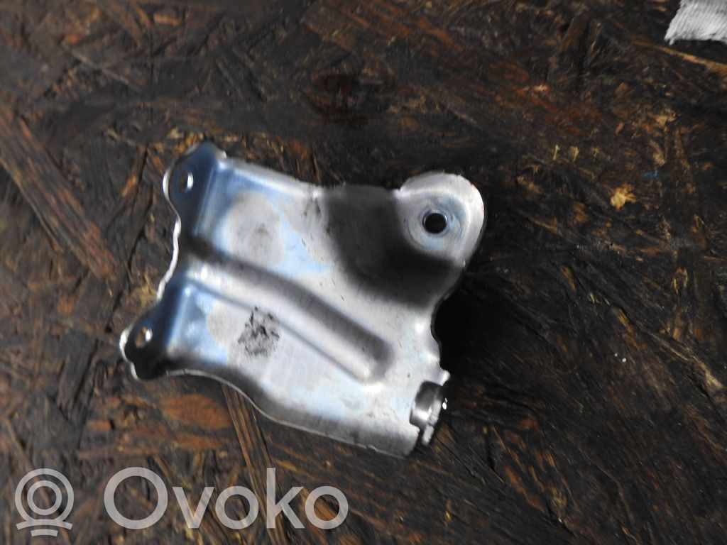 Mercedes-Benz Sprinter W907 W910 Supporto della pompa del carburante 