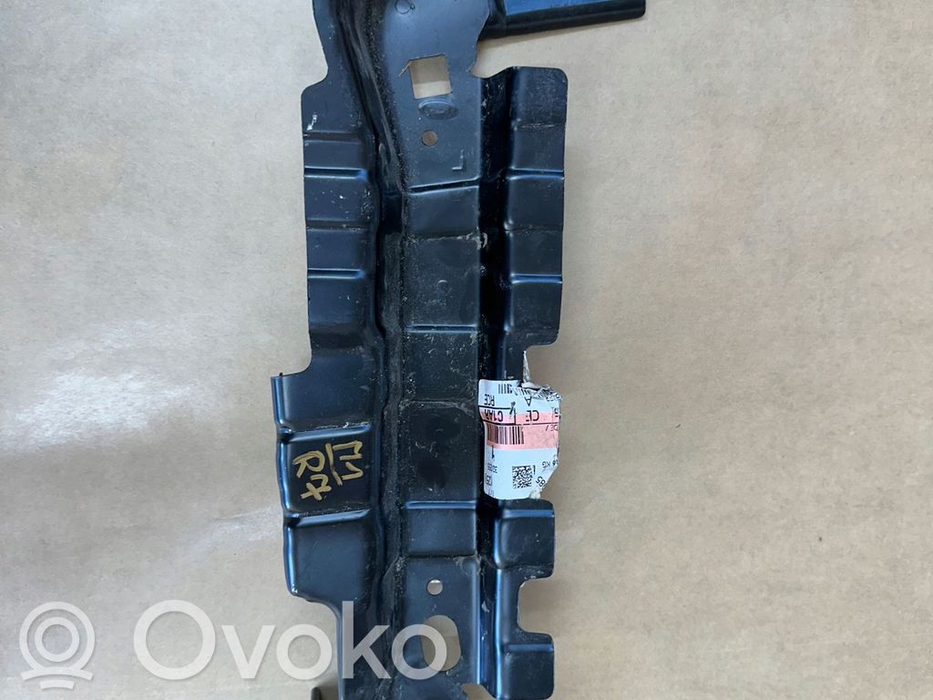 Ford Focus Uchwyt / Mocowanie błotnika przedniego 