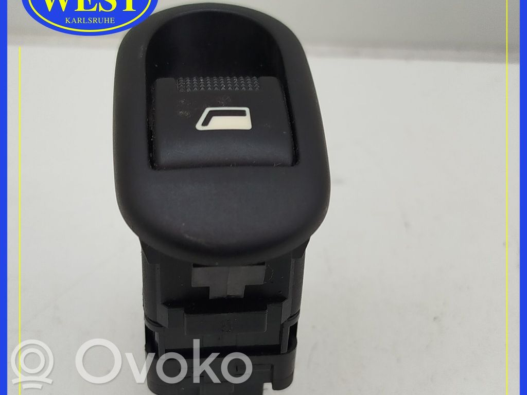 Electric window control switch   6490CH