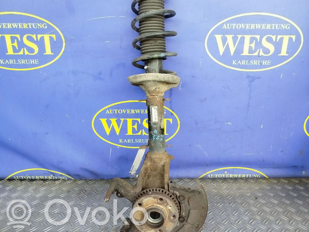 Volkswagen Golf IV Zwrotnica koła przedniego 