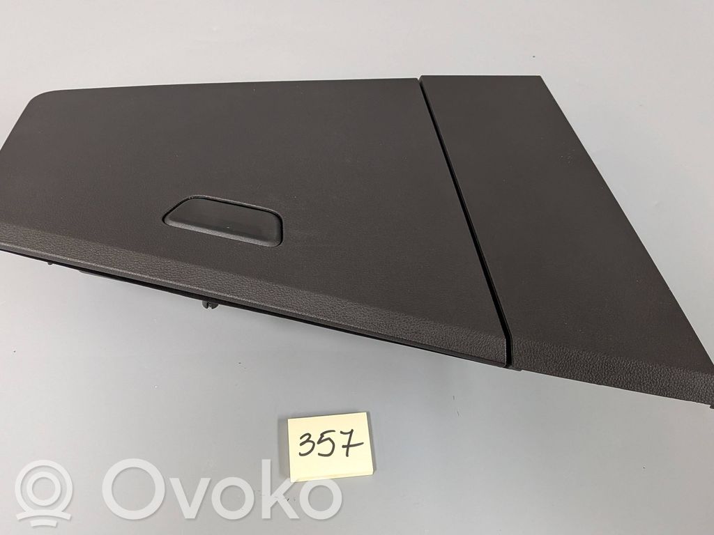 Schowek deski rozdzielczej   685617846R,2865339X,T0560066,4795995